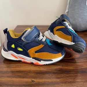 Toddler size 6c shoes